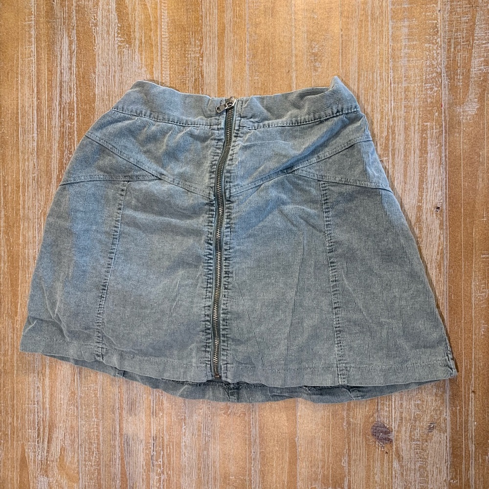 Green Corduroy zipper skirt size 4